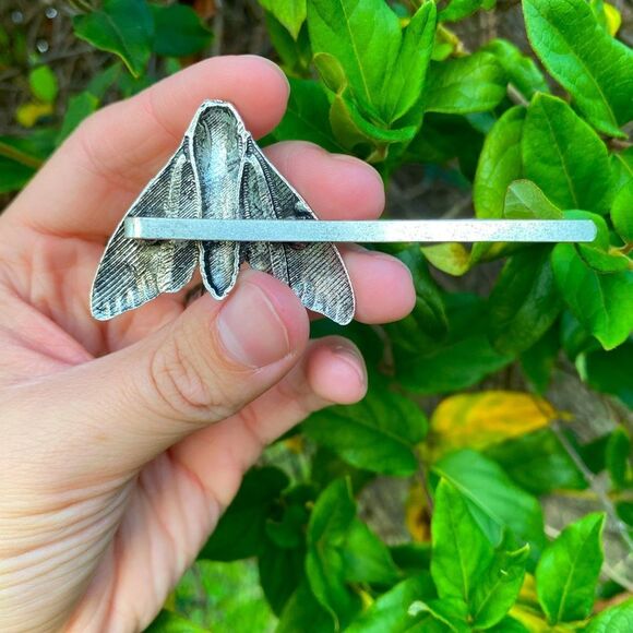 Gothic Death Moth Hair Accessory Antique Silver engraved details Vintage Look - Picture 4 of 5